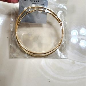 Gold large hoops erring new